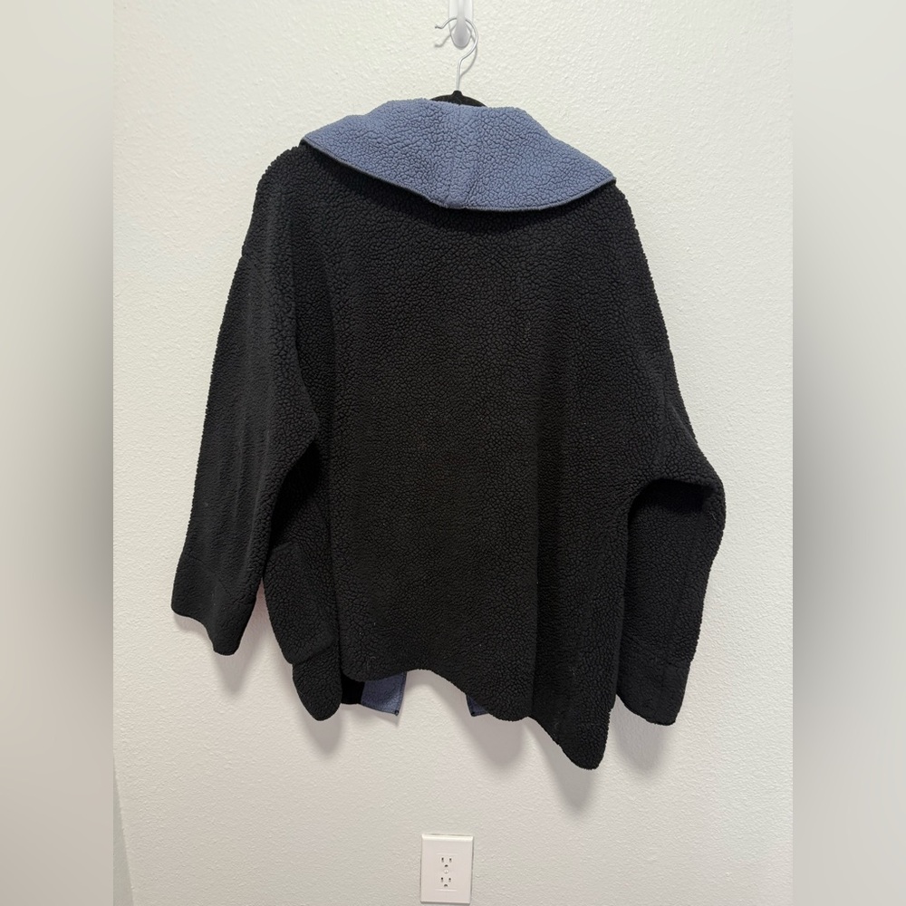 Koolaburra Black and Blue Teddy Jacket Size Large - Picture 4 of 5